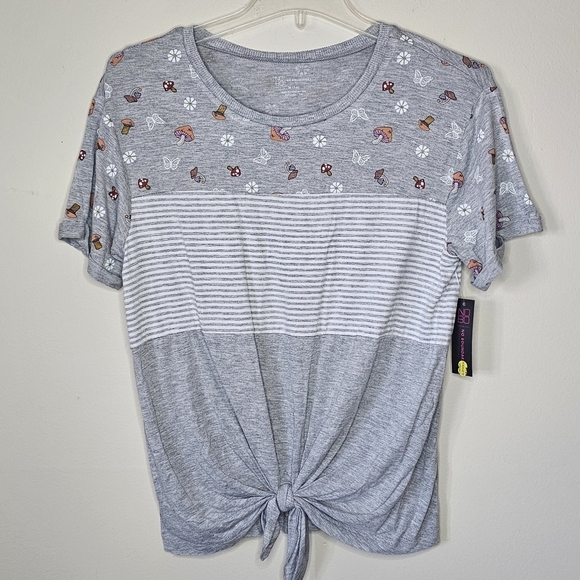 No Boundaries Tied Waist Mushroom Graphic Tee Size  Medium (7-9) - Picture 5 of 8